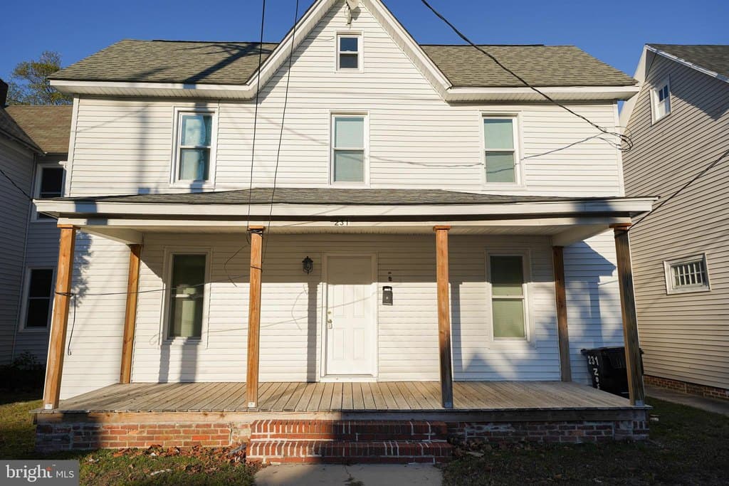 231 Newton St Apt A
