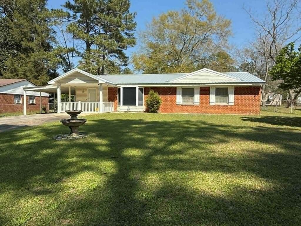 1009 Jonathan St