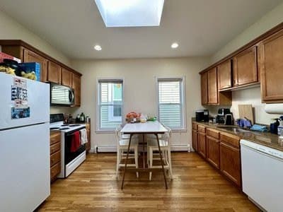 143 Hillside St Apt 3