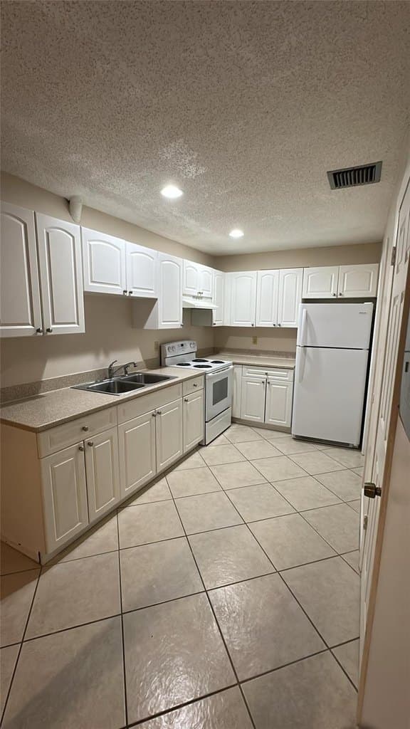 2004 S 10th St Apt A