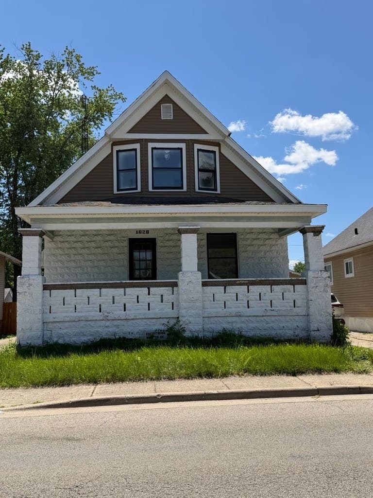 1628 E Converse Ave