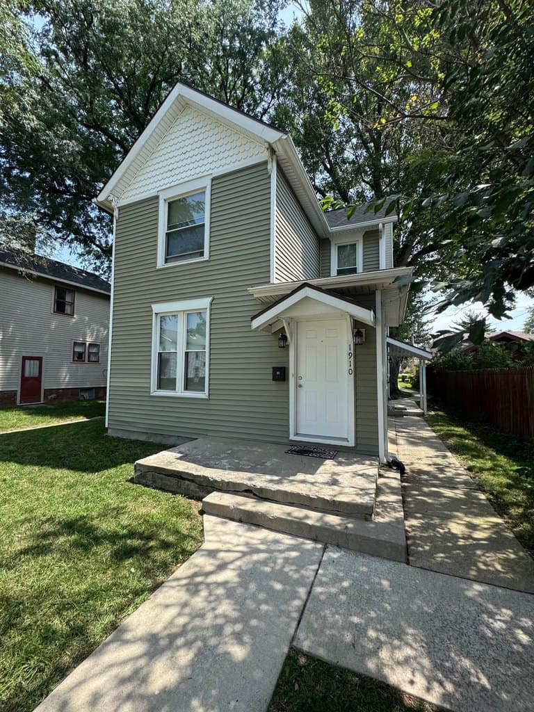 1910 St Joseph Blvd Unit 201B-STUDIO