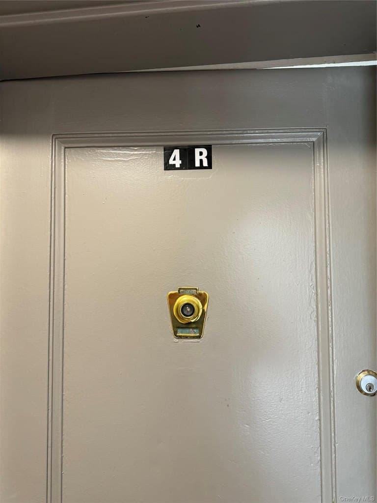 65 Old Mamaroneck Rd Apt 4R