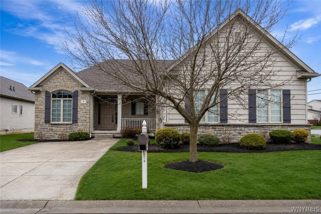 9 Hidden Creek Ct