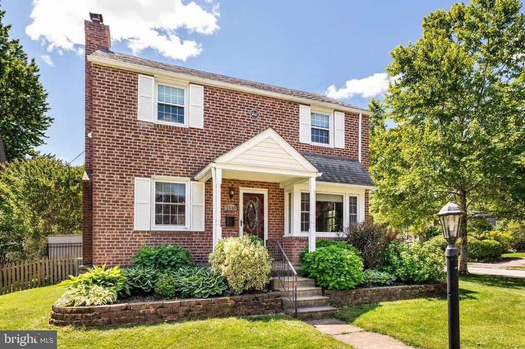 1518 James Rd