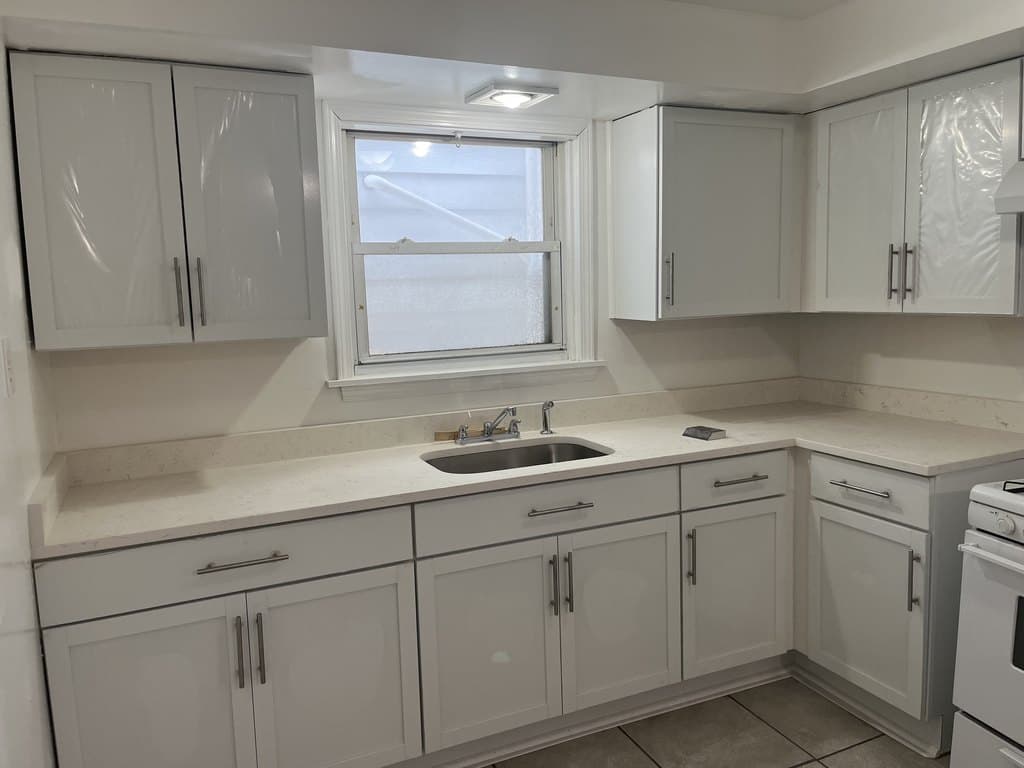 1716 W Cermak Rd Unit 1