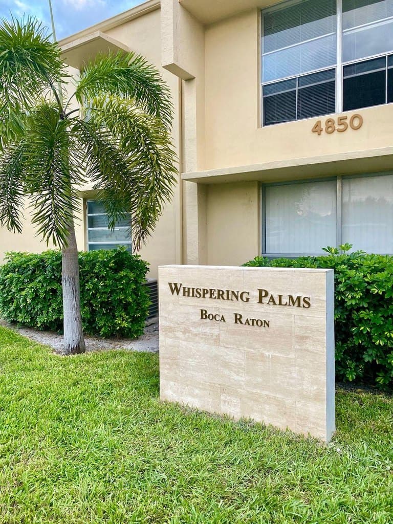 541 NE 48th St Apt 203