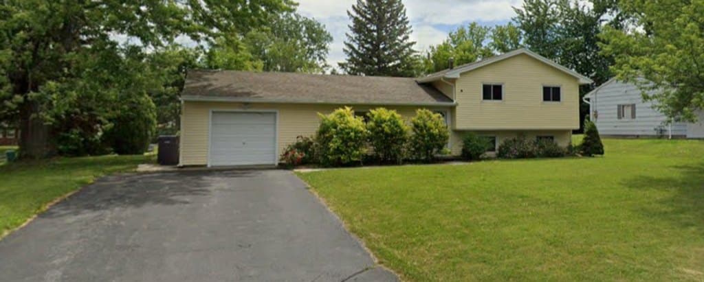 32 Golden Rod Ln