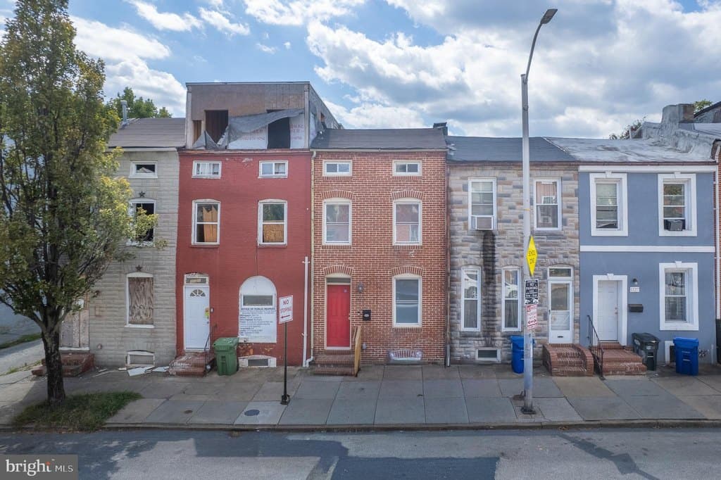 1123 W Lombard St