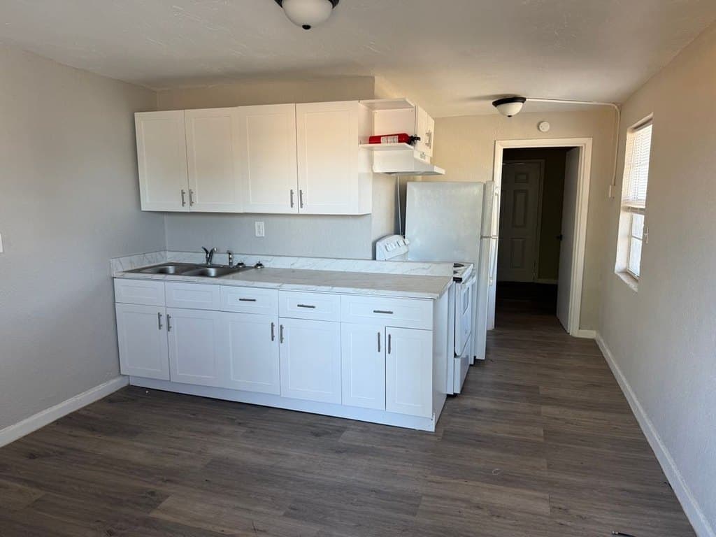 656 SW Avenue C Pl Apt 5