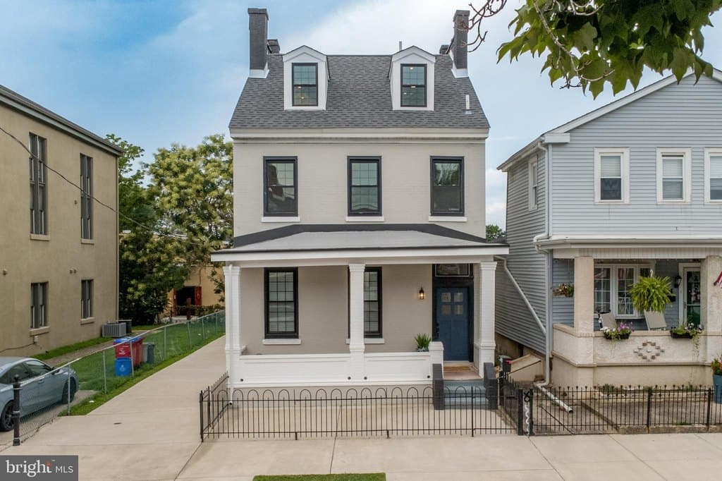 327 Wood St