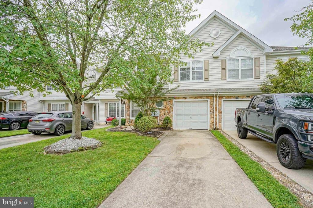 127 Buckingham Way
