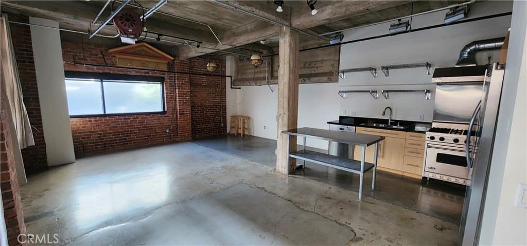 835 Locust Ave Unit 108
