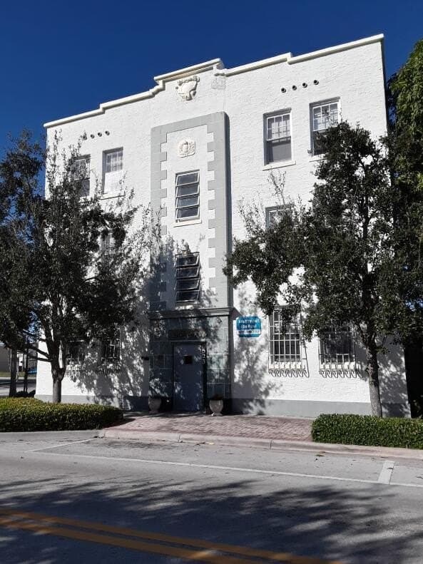 523 24th St Apt 12