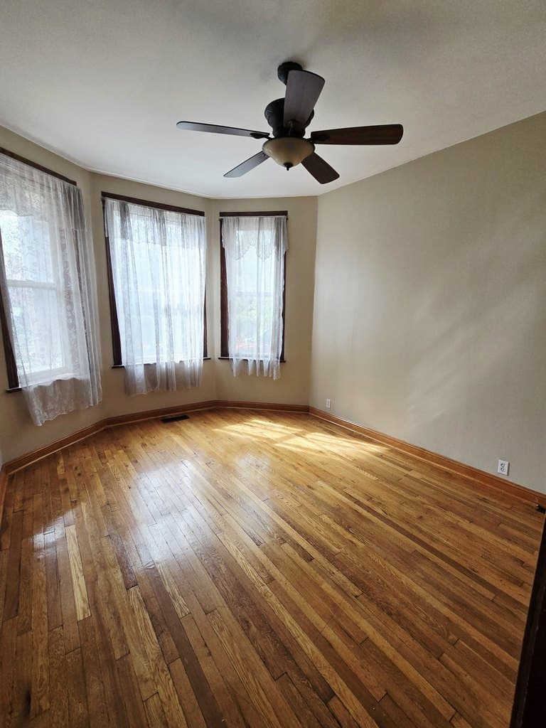 919 N Leavitt St Unit 1F