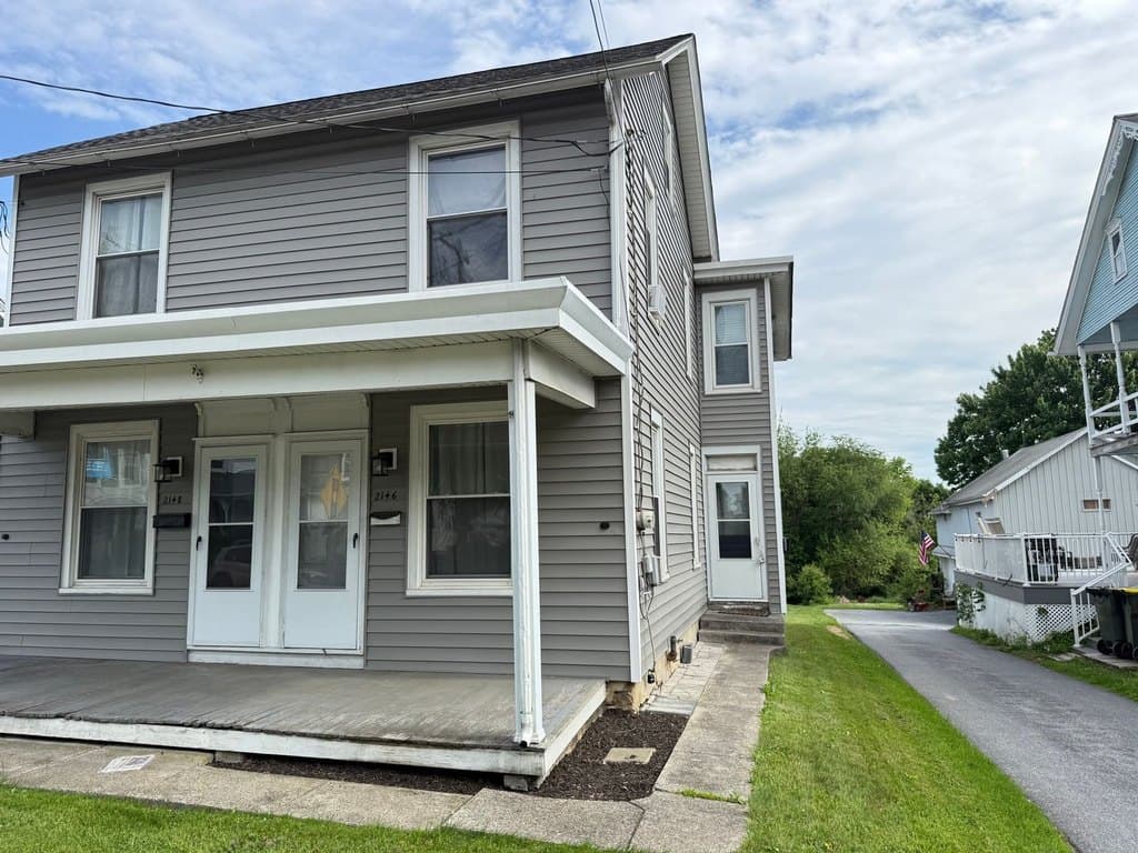 2146 Main St
