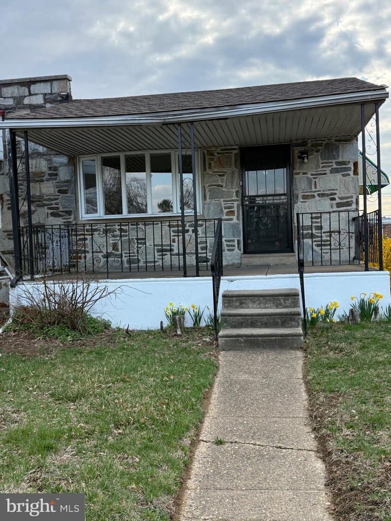 8835 E Roosevelt Blvd