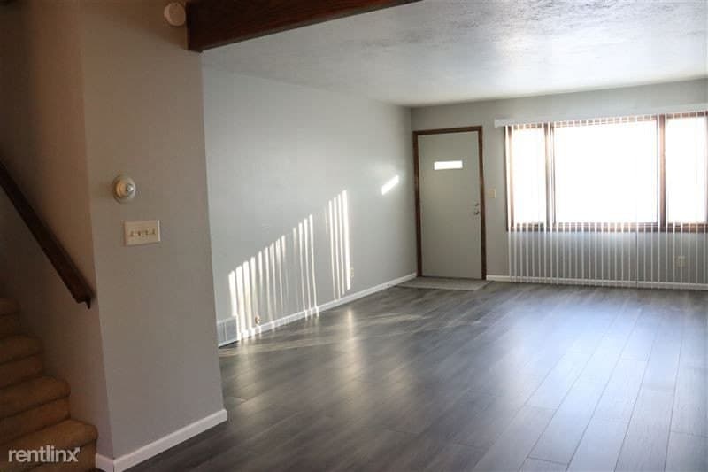 700 E Turnpike Ave