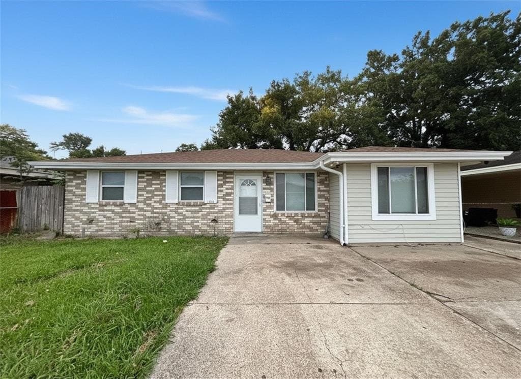 1805 Redwood Dr