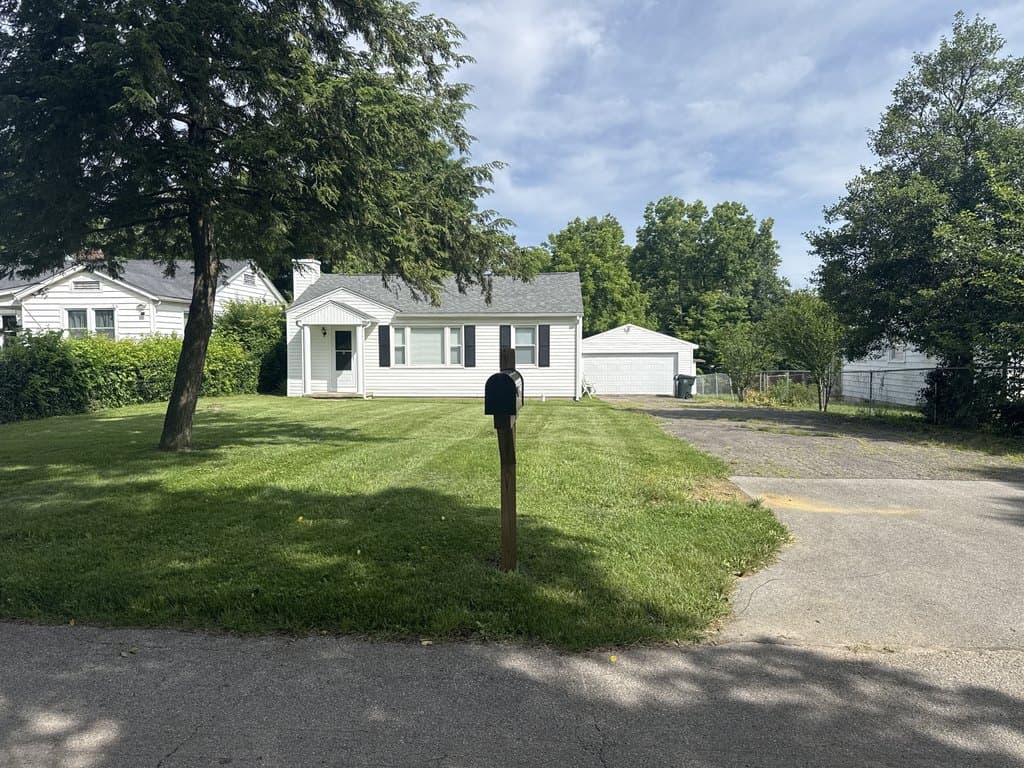 733 Woodward Ln