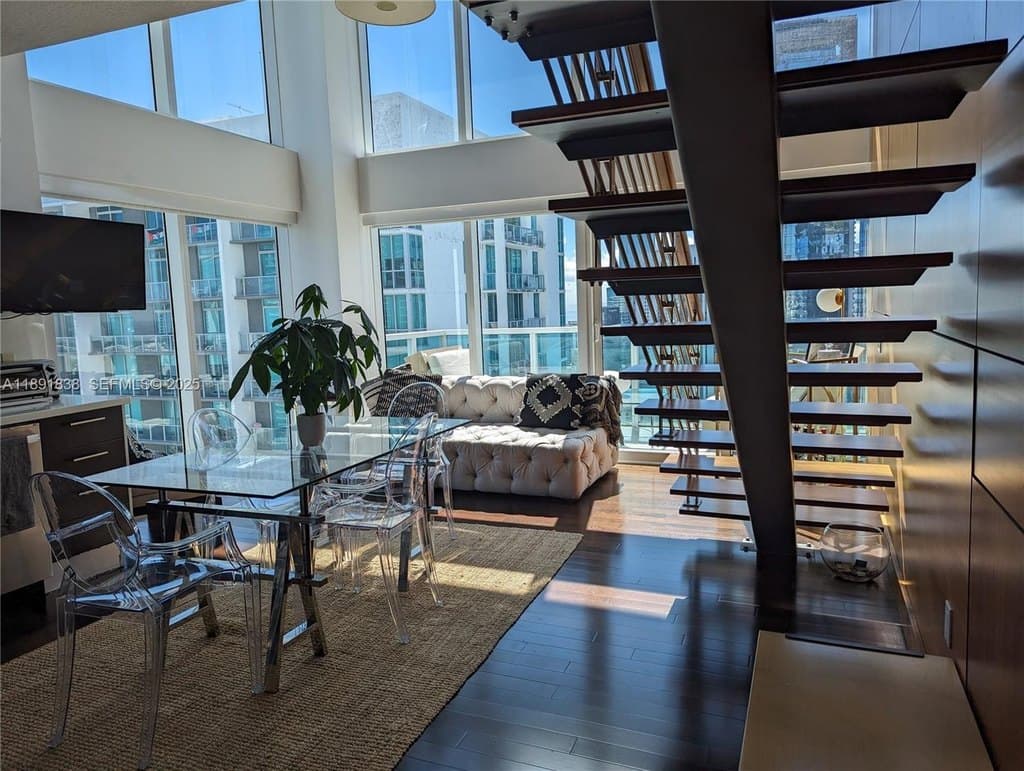 41 SE 5th St Apt 2302