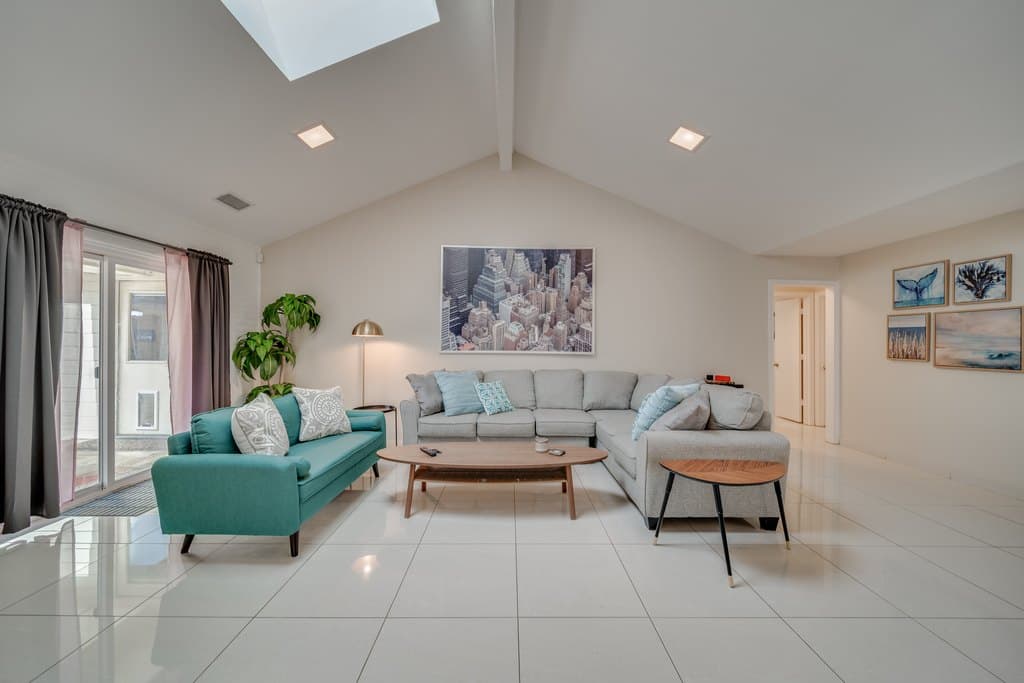 1021 Mellville Dr