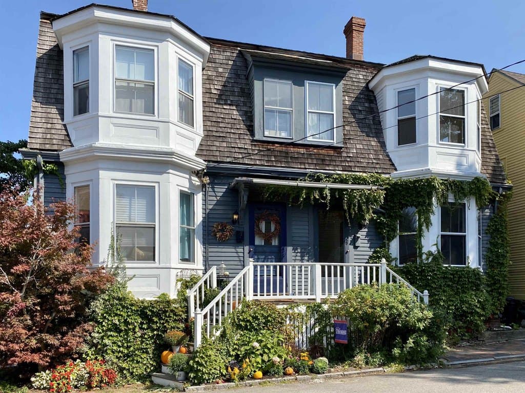 59 Manning St
