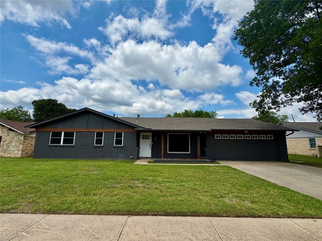 2021 Lexington Pl