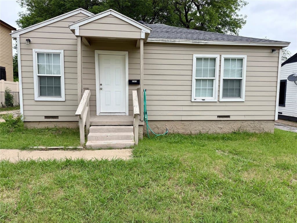 2303 Deer Path Dr