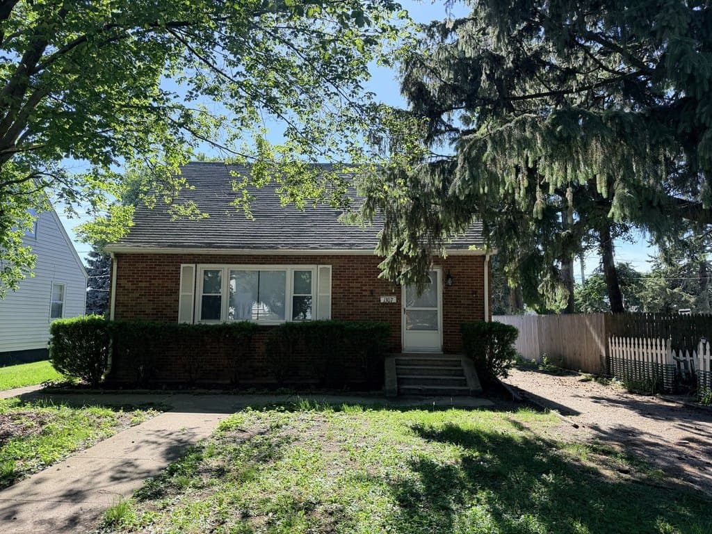1307 N Highland Ave