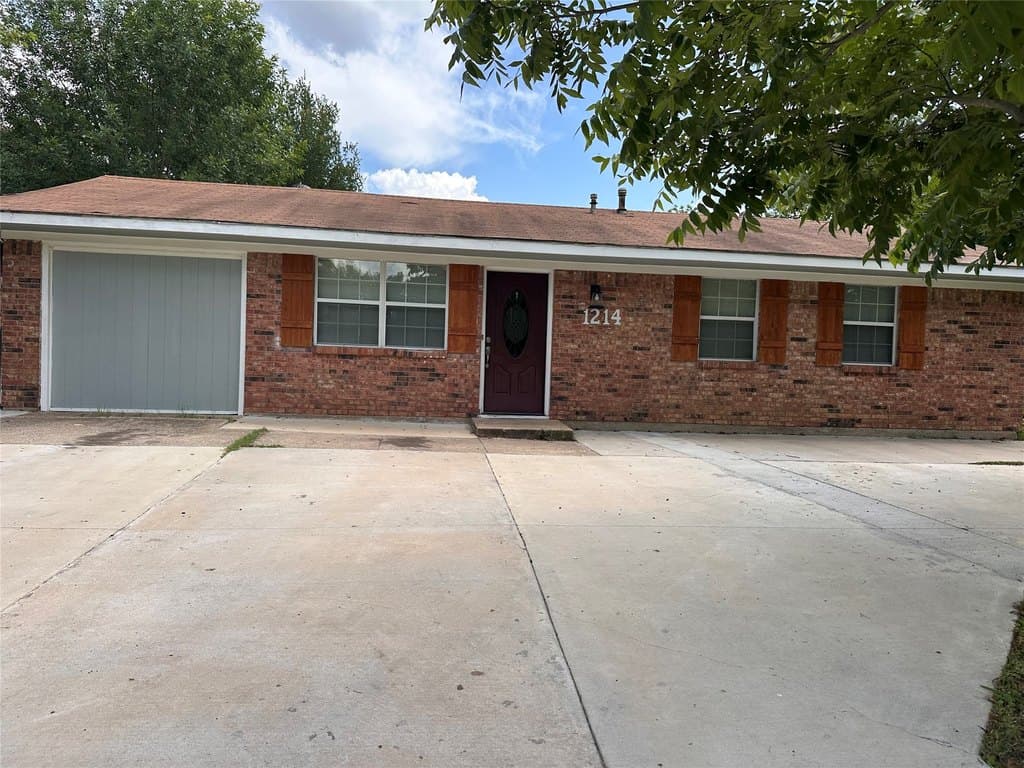 1214 Wolfe City Dr