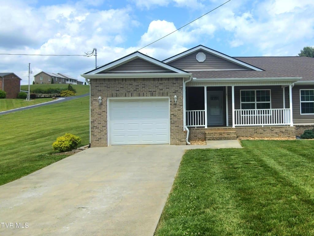 305 McKenzie Dr Apt 1