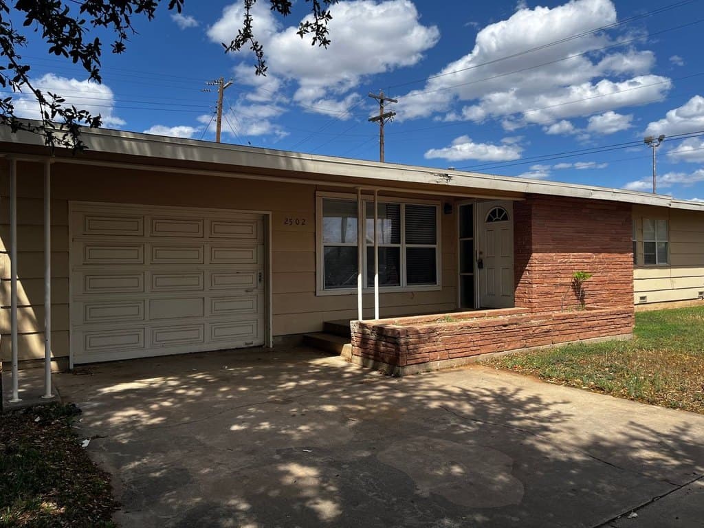 2502 Rice Ave
