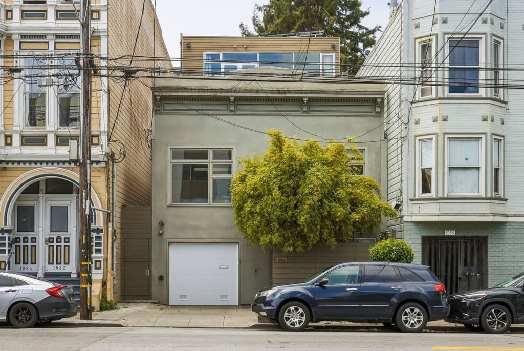 1076 S Van Ness Ave