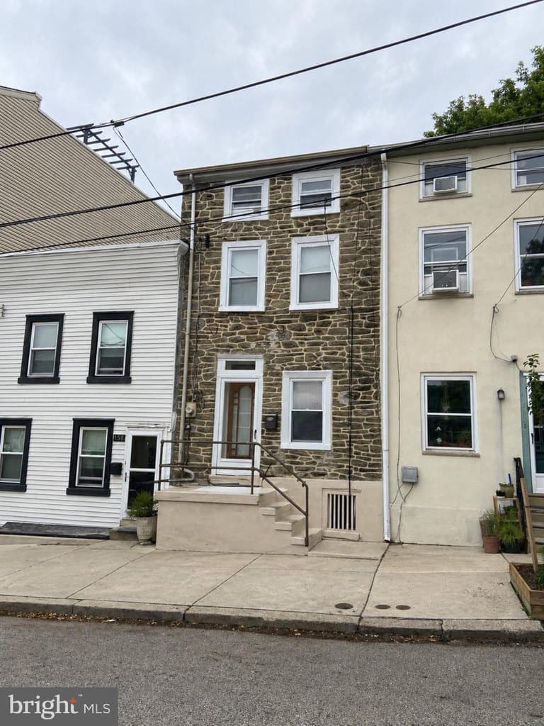 160 Carson St