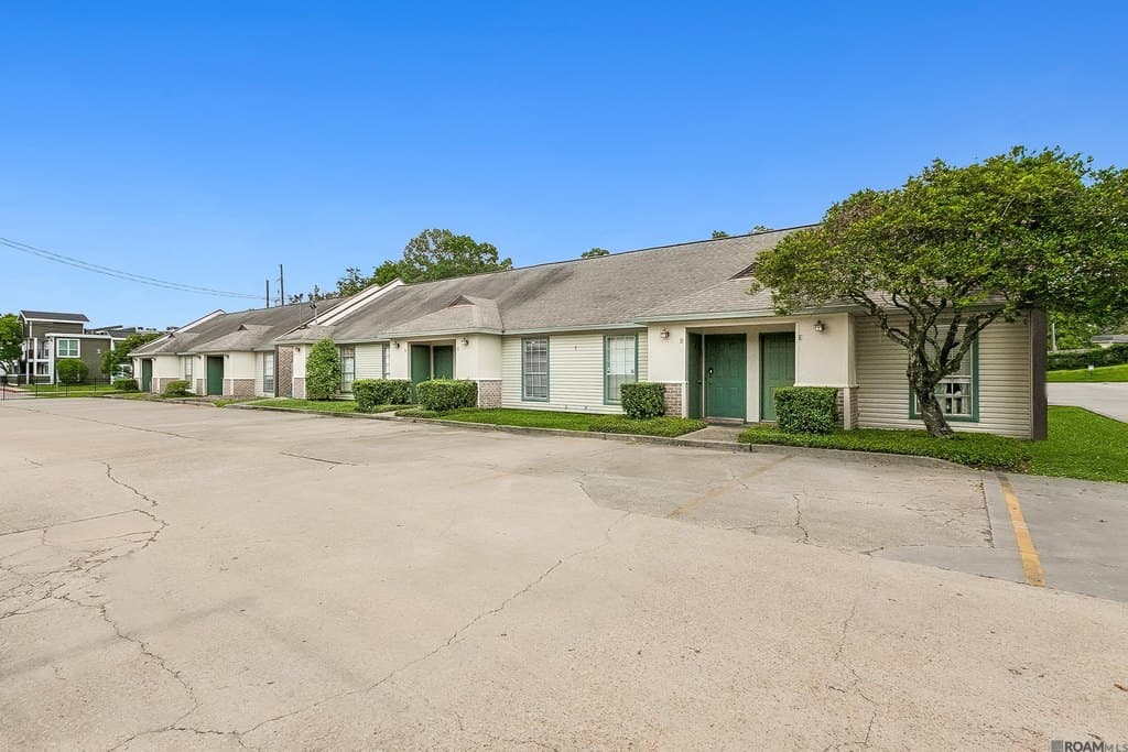 402 Lee Dr Apt 1C