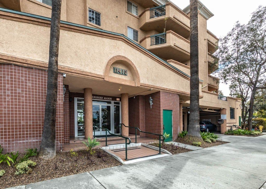 11410 Brookshire Ave Apt 321