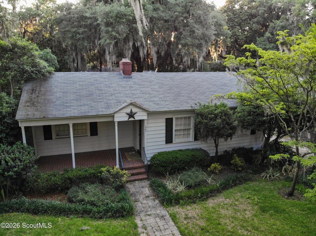 1207 Pine Ave