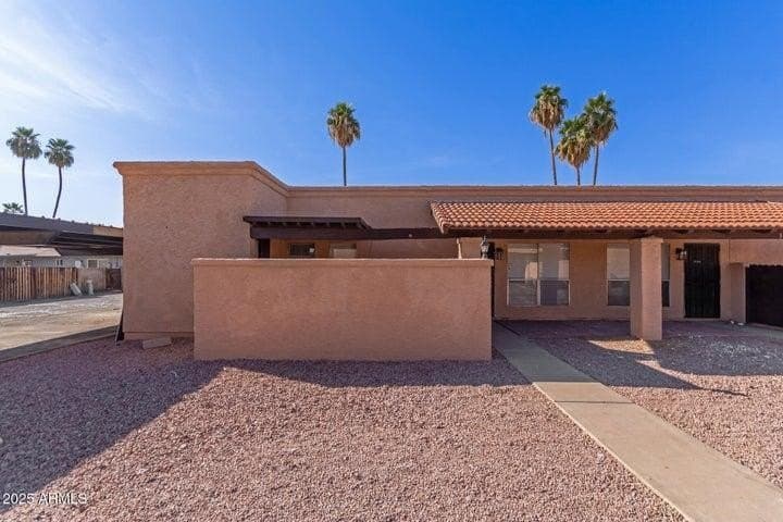 615 N Arrowhead Dr Apt 4