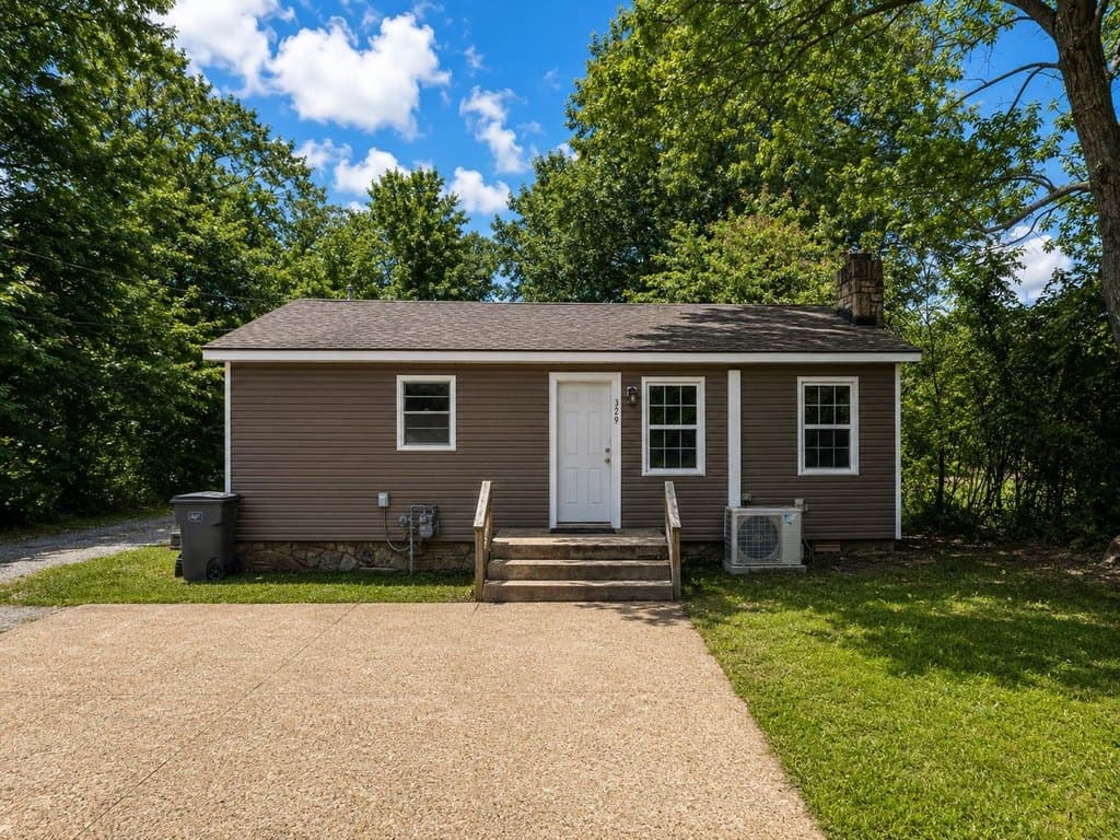 329 Newport Rd