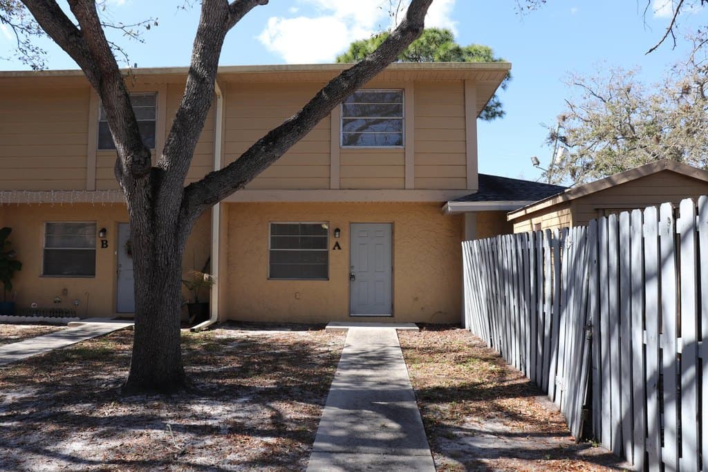 2016 S 10th St Apt A
