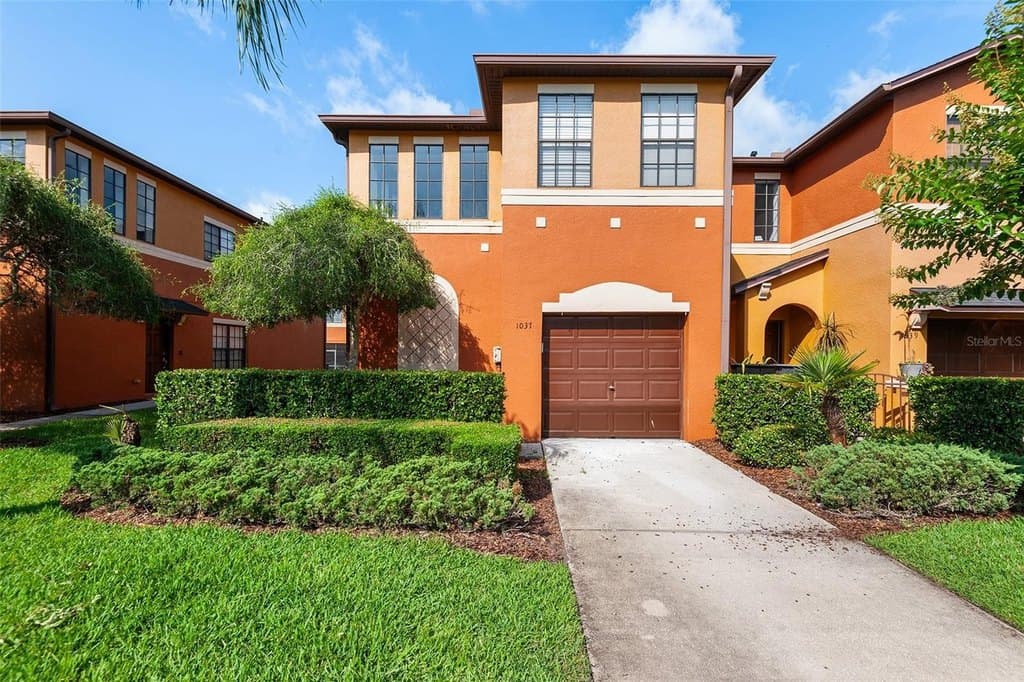 1037 Blackwater Dr