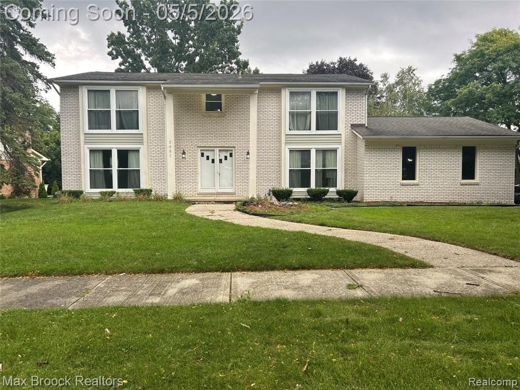 2081 Babcock Dr