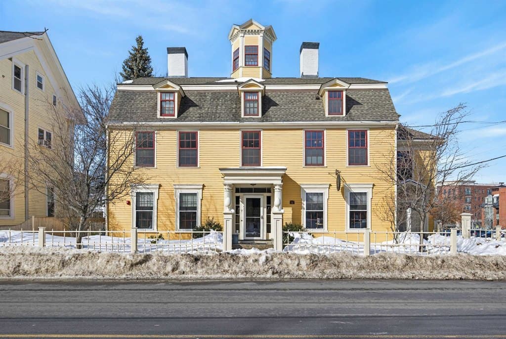 7 Islington St Unit R1