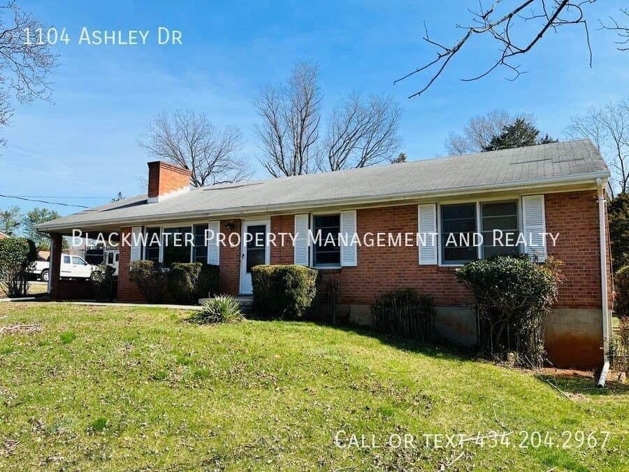 1104 Ashley Dr