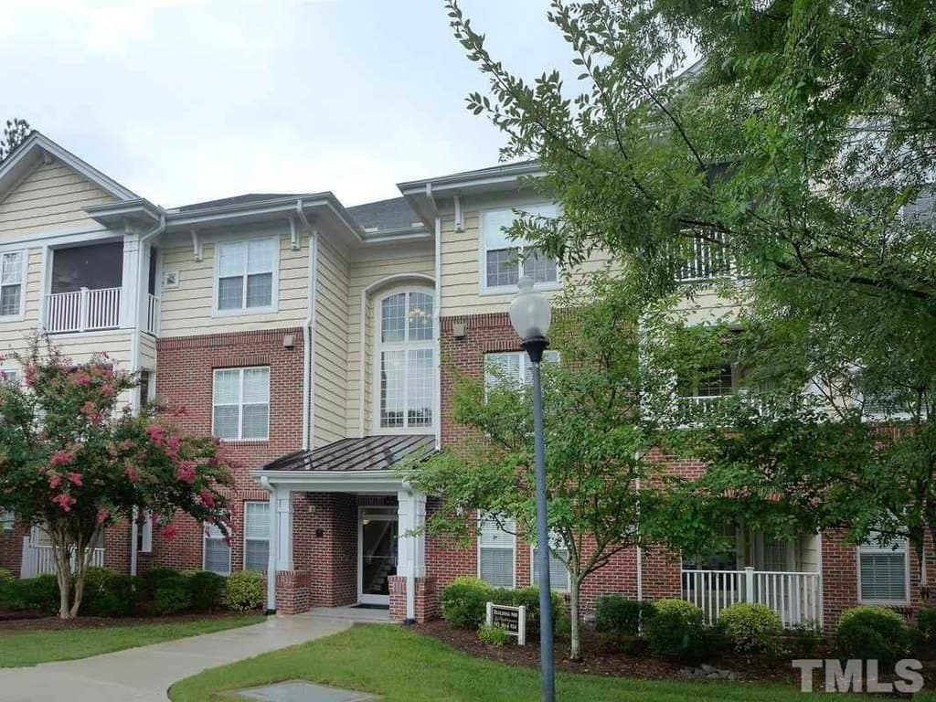 922 Providence Glen Dr
