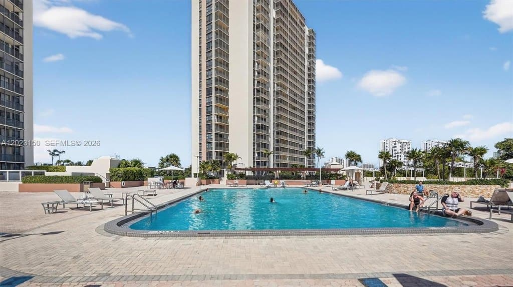 20335 W Country Club Dr Apt 502