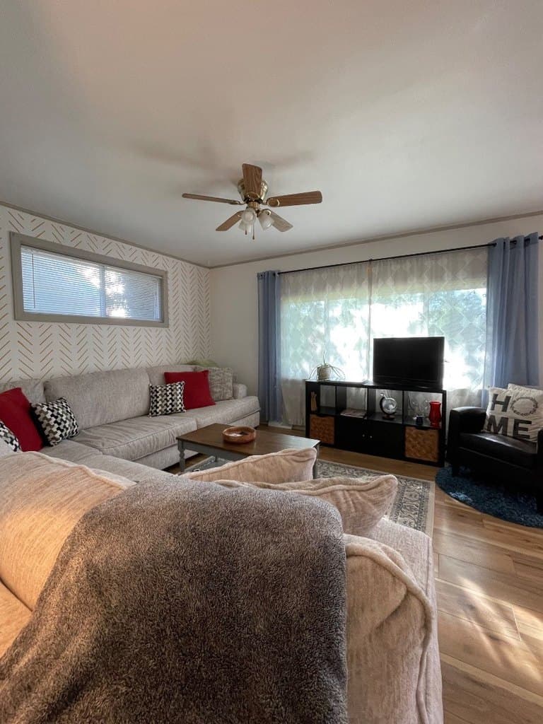 1218 Hamilton Ter SE