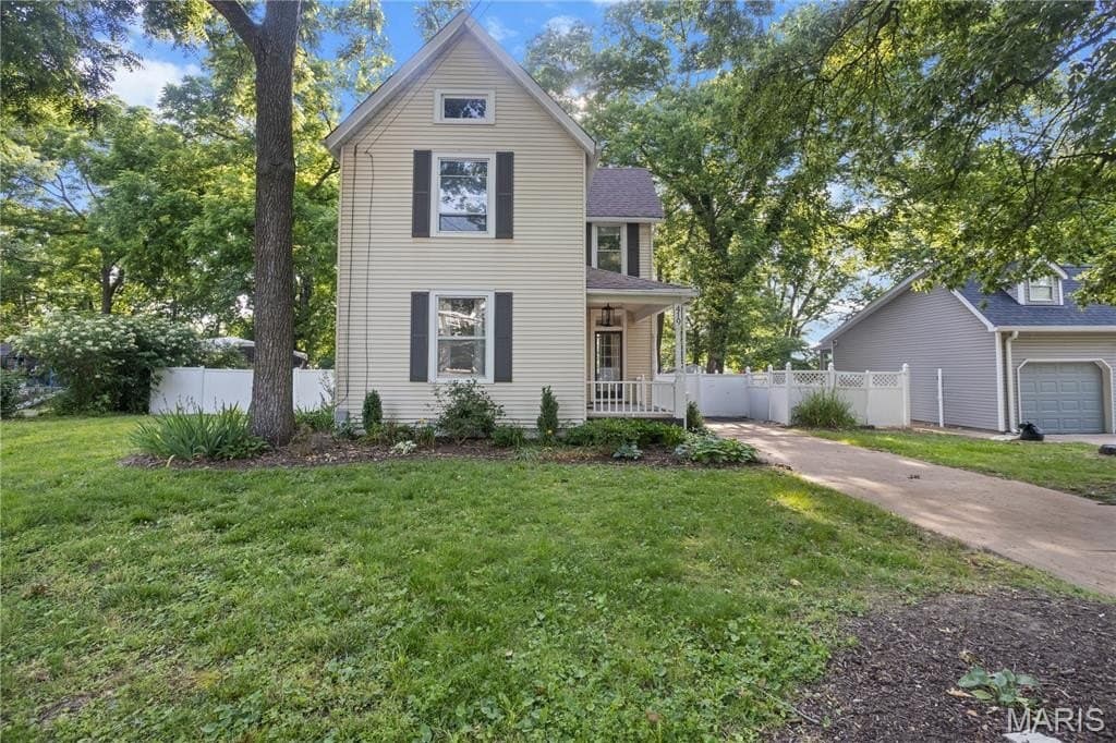 419 S Van Buren Ave