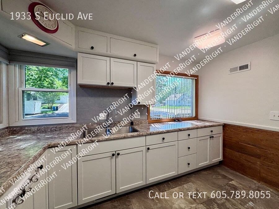 1933 S Euclid Ave